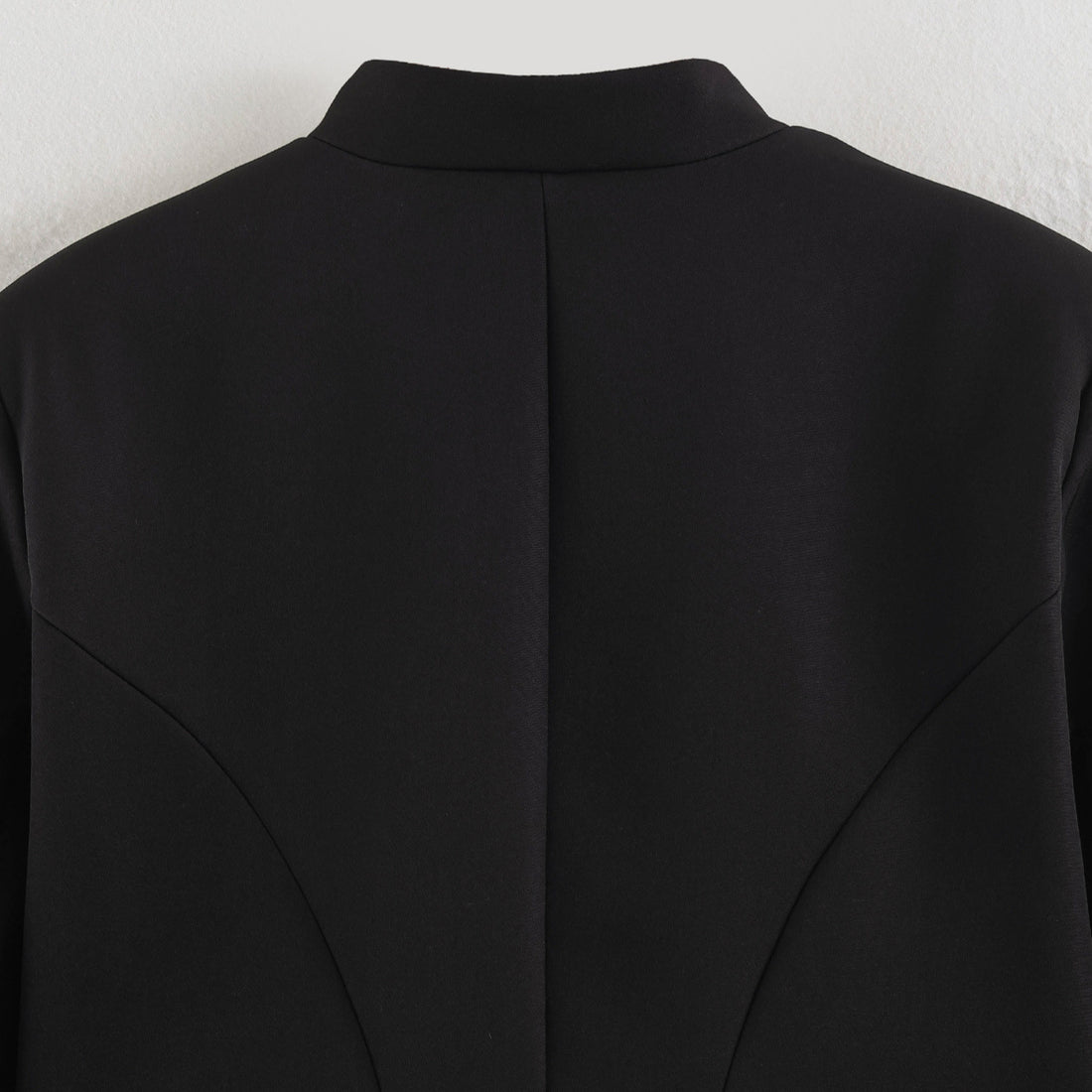 Damen Kurzblazer im Marschall-Look mit Kordelornament und Messingknöpfen Echoarchiv