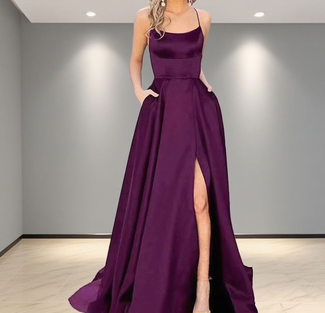 Damen Elegantes Abendkleid mit seitlichem Schlitz und schmalen Spaghetti-Trägern Echo Archiv