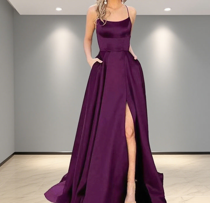 Damen Elegantes Abendkleid mit seitlichem Schlitz und schmalen Spaghetti-Trägern Echo Archiv