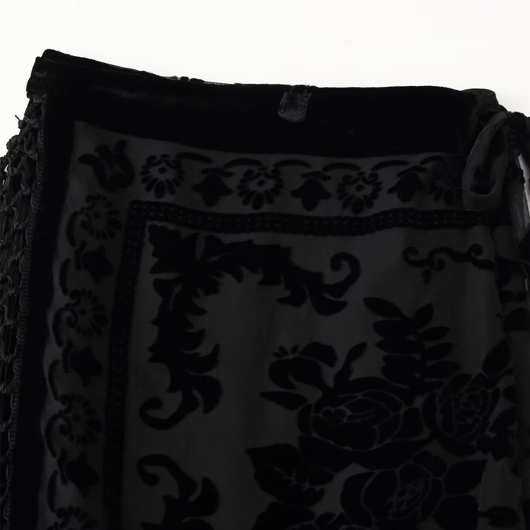 Damen eleganter Samtrock mit fransenverzierten Details und seitlichem Bindegürtel Echo Archiv