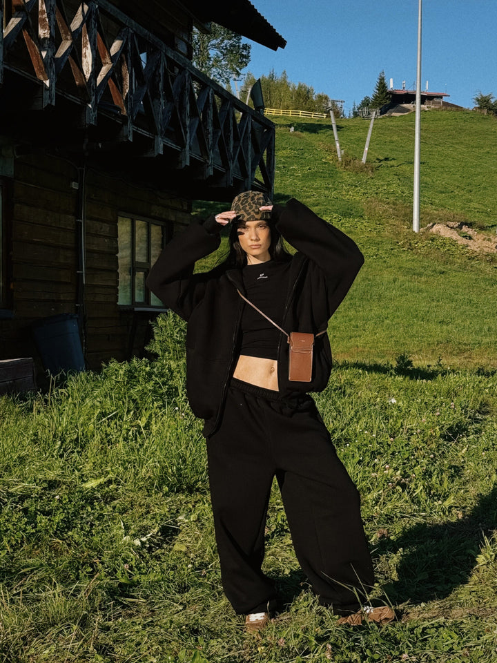 Damen Komfort-Kapuzen-Zipjacke mit verdecktem Reißverschluss, Kängurutasche und gerader Sweat-Hose – Auréline
