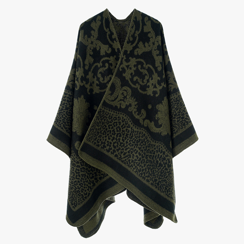 Damen Jacquard‑Capeponcho mit barockem Ornamentmuster und spitzem Zipfelsaum – Avérine
