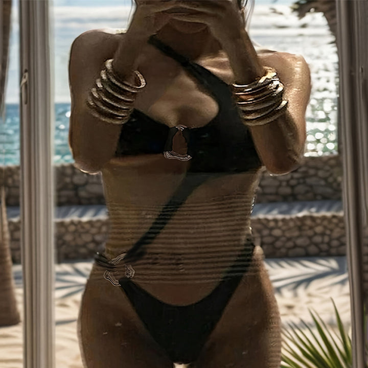 Damen Bikini-Set mit asymmetrischem Design und goldenen Akzenten Echo Archiv