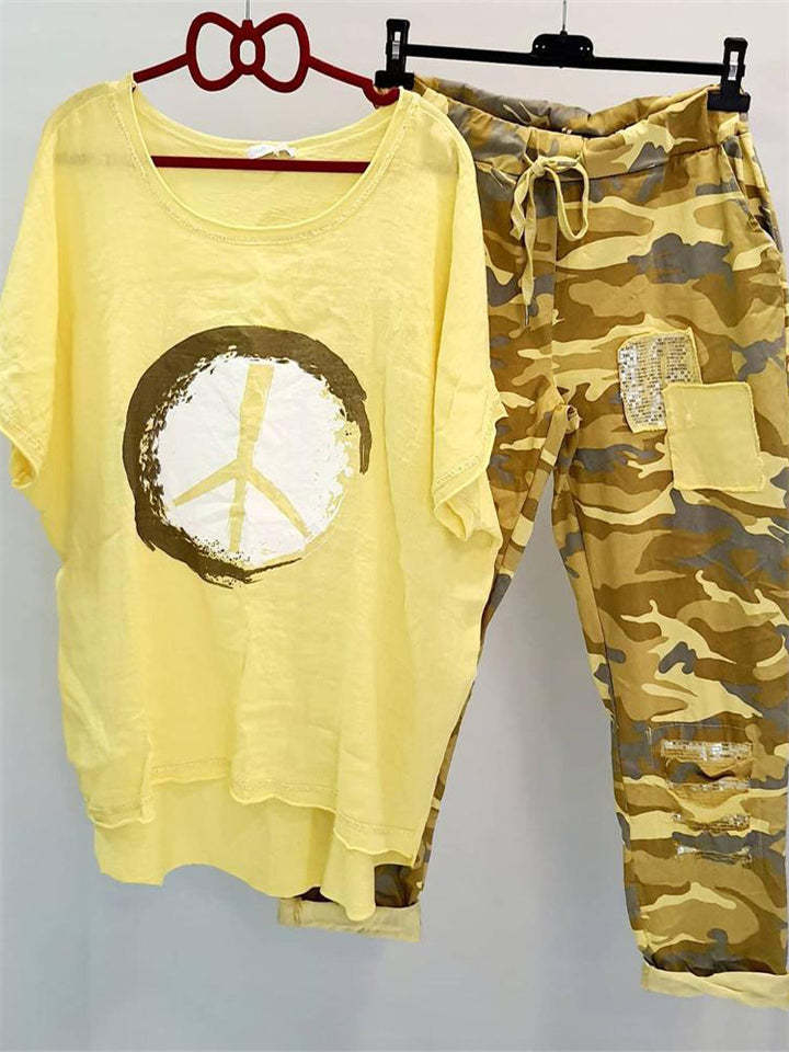 Damen nan lässiges Freizeit-Zweiteiler mit weit geschnittenem Leinenoptik-Shirt, Peace-Symbol und Camouflage-Jogpant mit Patchdetails Echo Archiv