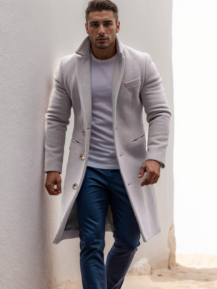 Herren eleganter Langmantel mit feinen Knopfdetails und schickem Schnitt Echoarchiv