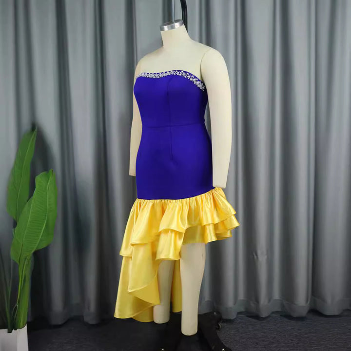 Damen Kleid mit schulterfreiem Design und voluminösem Rüschensaum Echo Archiv