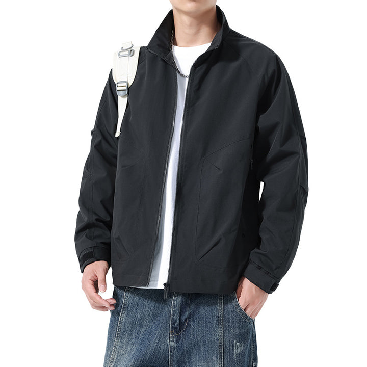 Herren Leichte Utility-Übergangsjacke mit Stehkragen, Raglanärmeln und verstellbaren Klettbündchen Echo Archiv