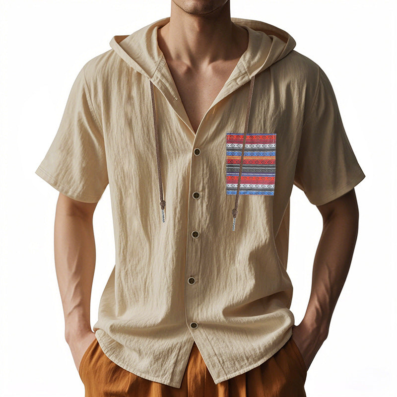Herren Kurzarm-Hemd mit Kapuze und buntem Brusttaschen-Motiv Echoarchiv