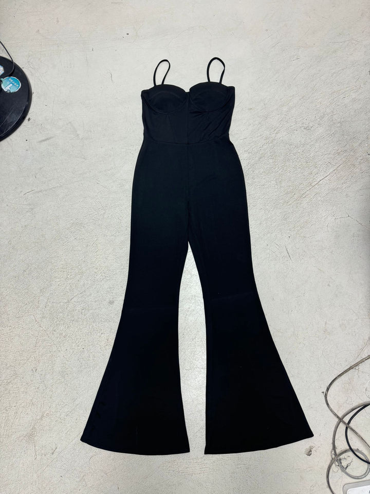 Damen Flared Jumpsuit mit trägerlosem Oberteil und figurbetonter Silhouette Echo Archiv