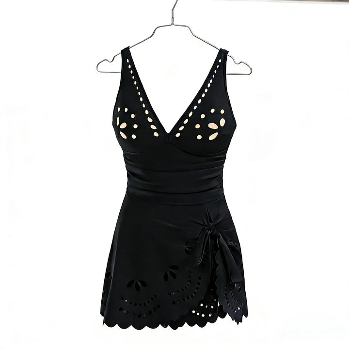 Damen Bademode mit raffinierten Cut-Outs Echo Archiv