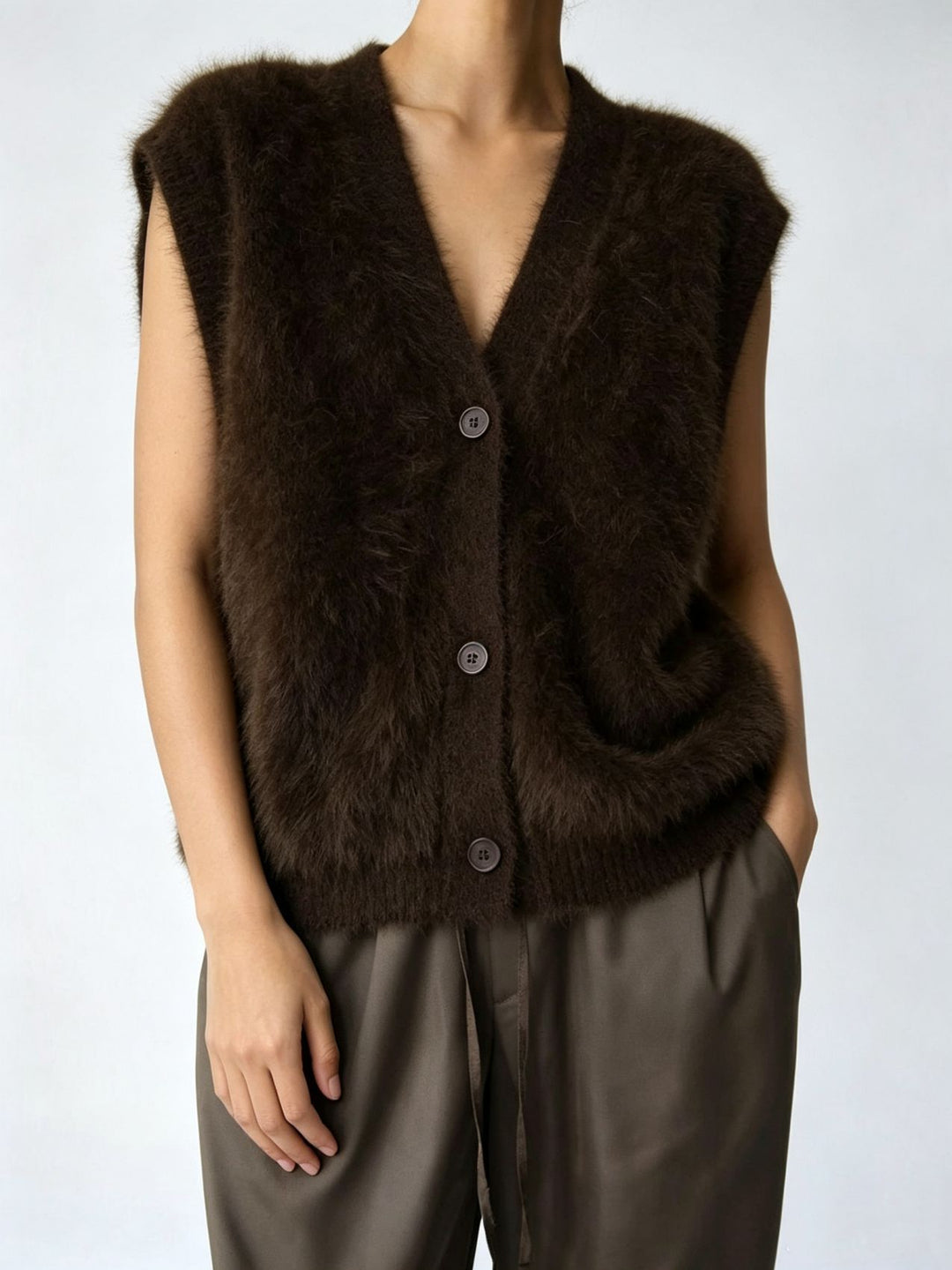 Damen Flauschige ärmellose Knopf‑Weste aus Mohairmix mit tiefem V-Ausschnitt – Veloura