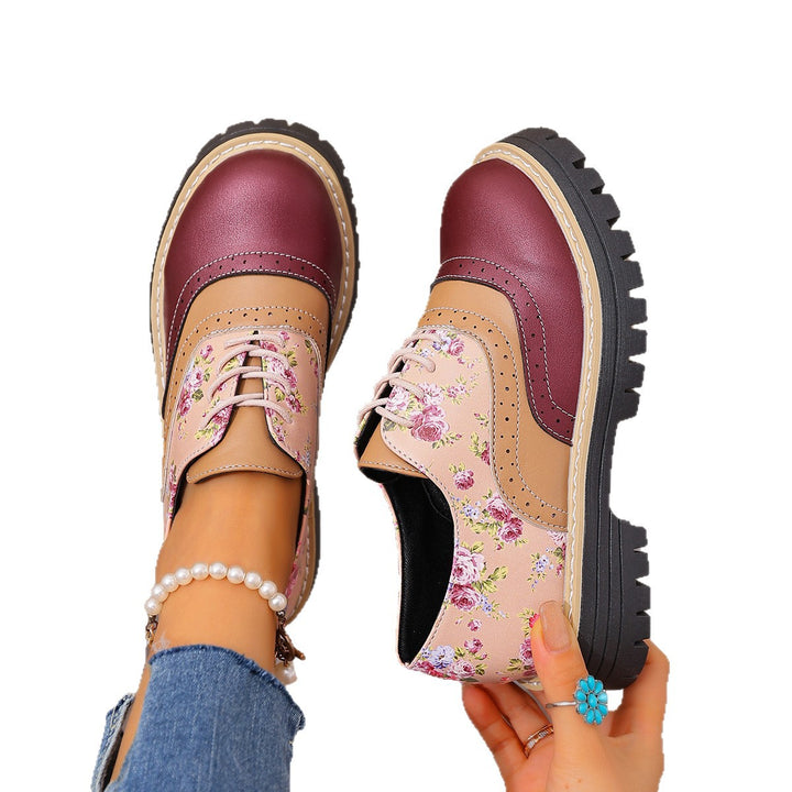 Damen Budapester-Schnürschuh mit floralem Print Lacklederbesatz und grober Profilsohle Echo Archiv