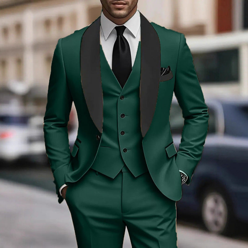 Herren klassischer Smokinganzug mit Paspeltaschen und elegantem Revers Echoarchiv