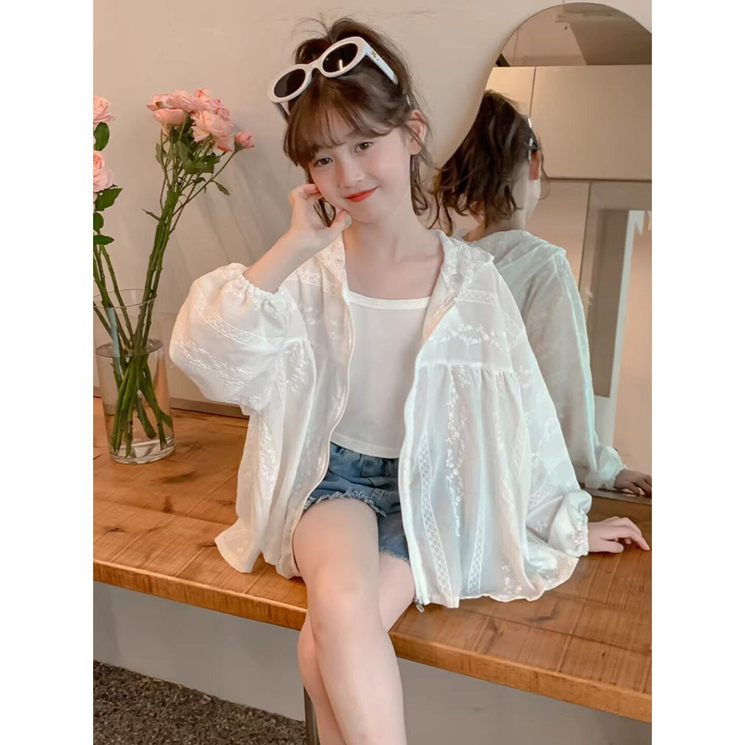 Damen nan transparente bestickte Kapuzenbluse mit Volantärmeln Echo Archiv