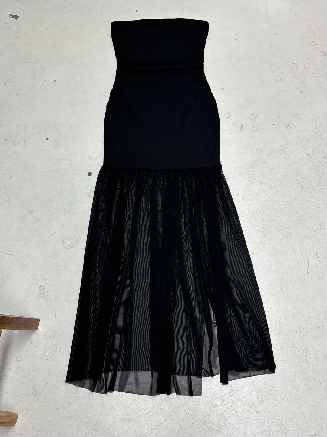 Damen Maxi-Kleid mit schickem Tüllsaum und figurbetonter Silhouette Echo Archiv