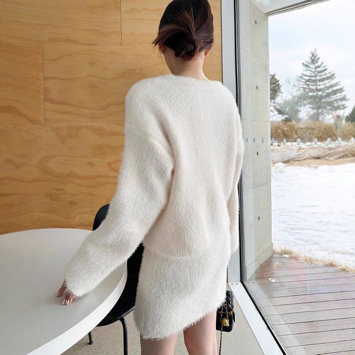 Damen Kuscheliger Flausch-Zweiteiler mit Oversize-Pullover und Minirock – Élanora