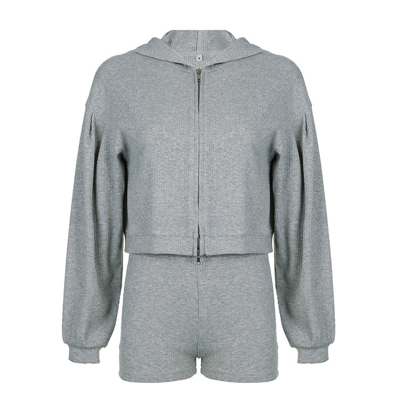 Damen nan kurzes geripptes Lounge-Set mit Kapuzen-Zipjacke und Highwaist-Shorts Echo Archiv