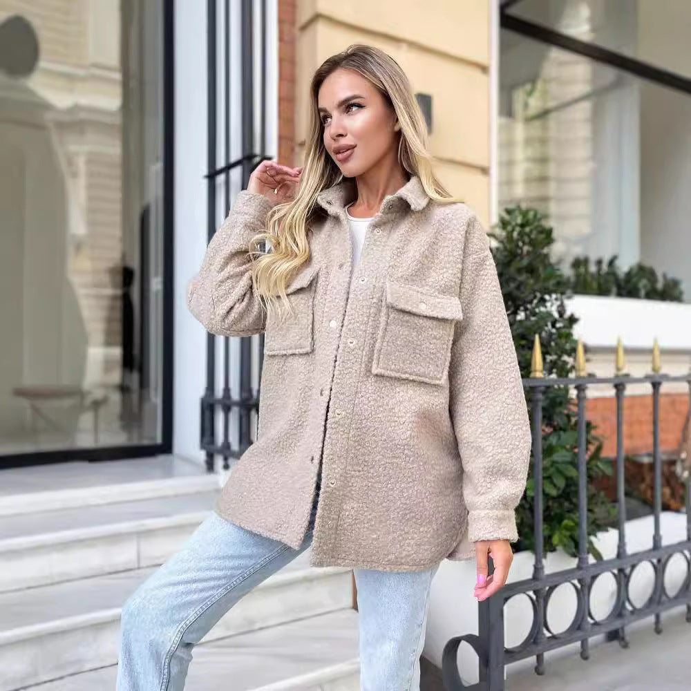 Damen Oversized Teddy-Übergangsjacke mit Brusttaschen und Druckknöpfen Echoarchiv