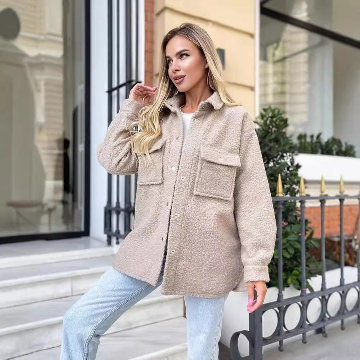 Damen Oversized Teddy-Übergangsjacke mit Brusttaschen und Druckknöpfen Echoarchiv