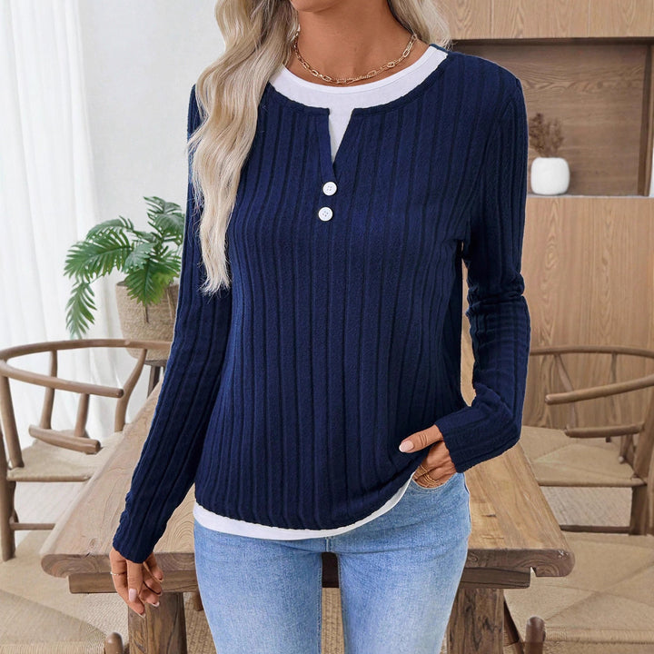 Damen Geripptes Langarm-Henley-Shirt mit Knopfleiste und Lagenoptik – Avérine