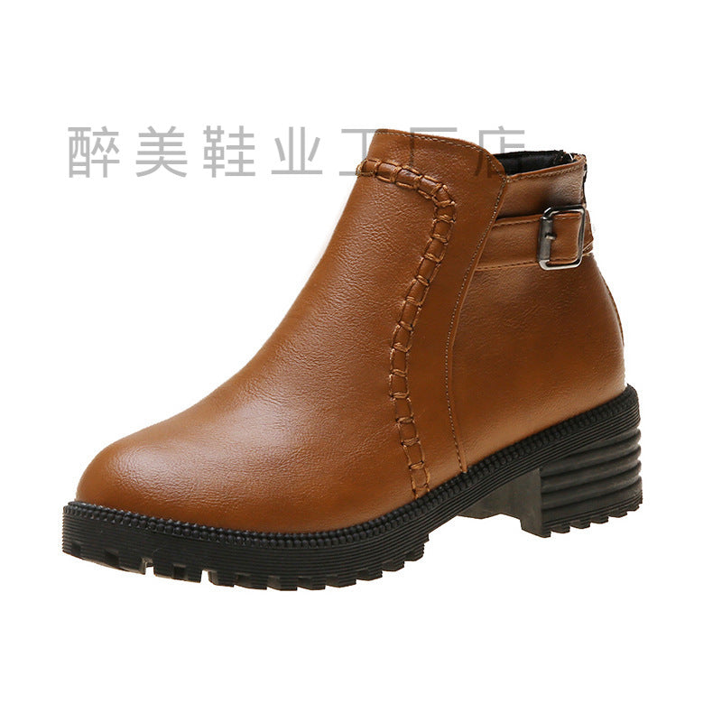 Damen Kurzschaft-Ankleboots mit Ziernaht, robuster Lug‑Sohle und verstellbarem Schnallenriemen – Varelle