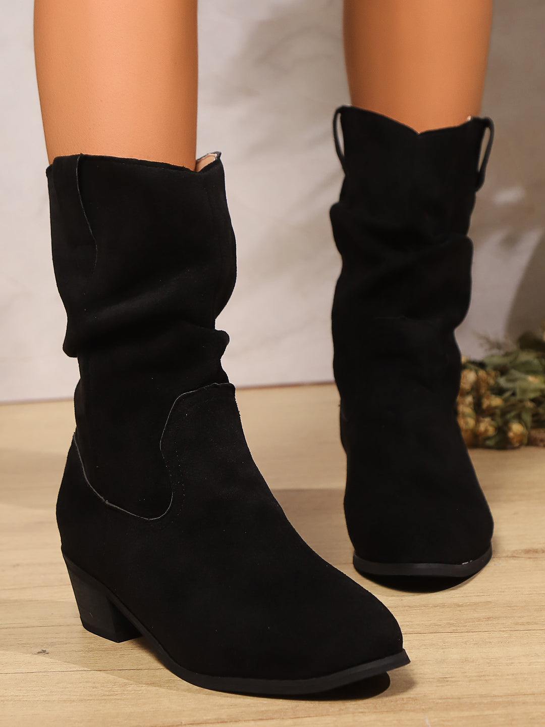 Damen Veloursleder Slouch-Cowboy-Stiefel mit niedrigem Blockabsatz Echo Archiv