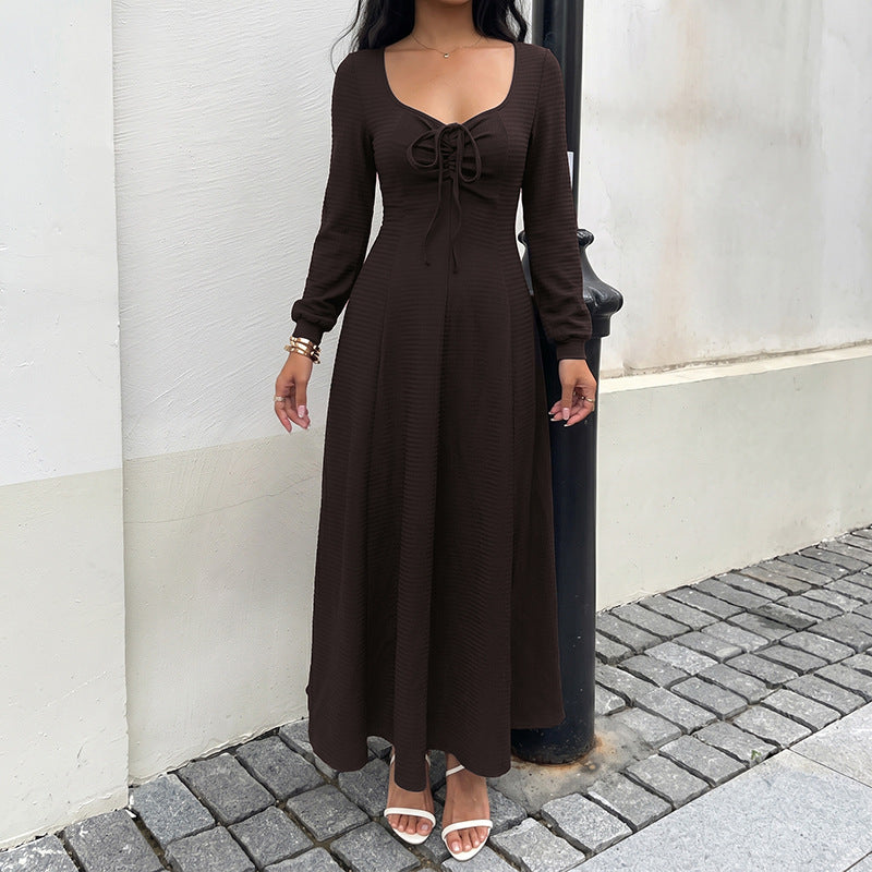 Damen Elegantes Maxikleid mit Schnürdetails Echo Archiv