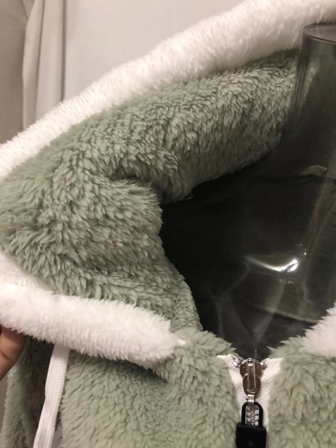 Damen nan oversized Kunstfell-Patchwork Kapuzenjacke mit Rippbündchen und Zweiwege-Reißverschluss Echo Archiv
