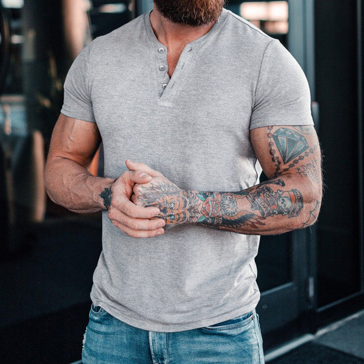 Herren Kurzarm-Henley-T-Shirt aus atmungsaktiver Baumwolle mit dekorativer Knopfleiste Echoarchiv