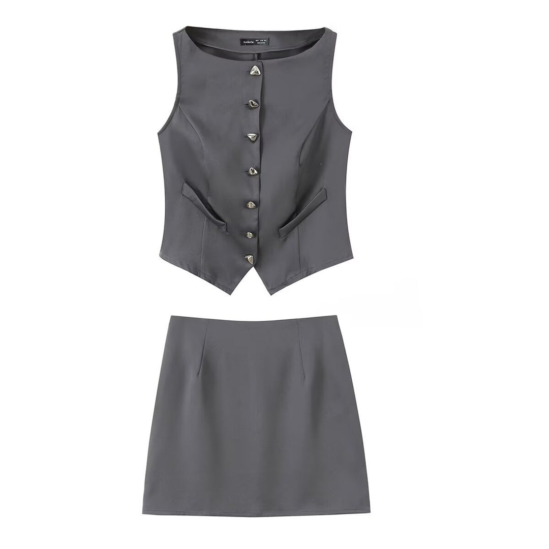 Damen-Set aus tailliertem Weste und kurzem Rock mit eleganten Knopfdetails Echo Archiv