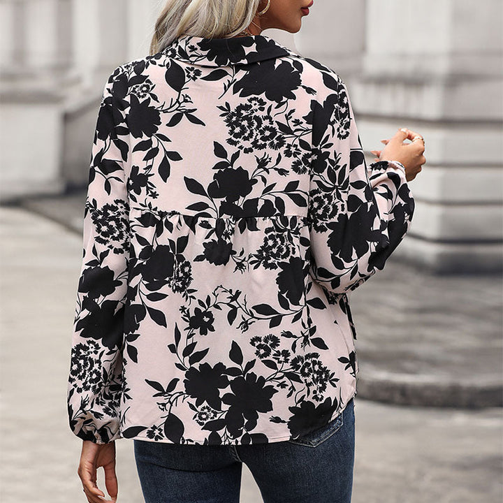 Damen Fließende Viskose-Bluse mit floralem Print, Krawattenkragen und geraffter Passe Echoarchiv