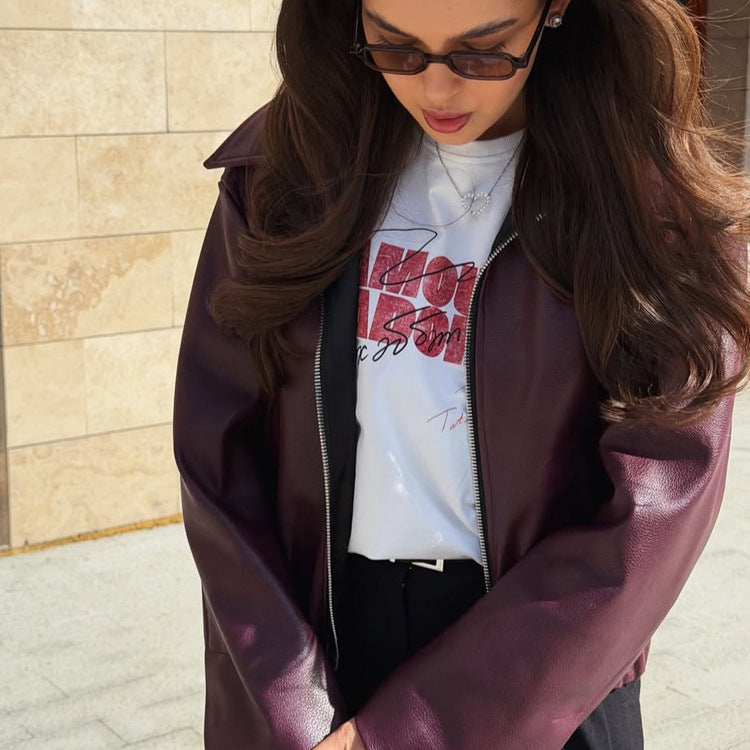 Damen Boxy-Kunstlederjacke mit durchgehendem Reißverschluss, Hemdkragen und leichtem Cropped-Cut Echoarchiv