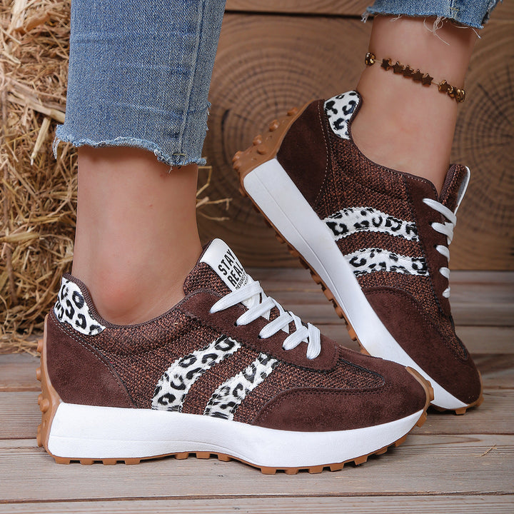 Damen Retro-Plateau-Sneaker mit Velours- und Mesh-Mix – Névara