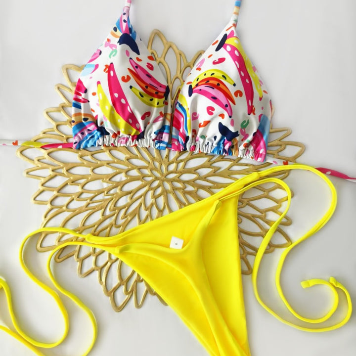 Damen Bikini-Set mit buntem Obstmuster und seitlichem Knoten Echo Archiv