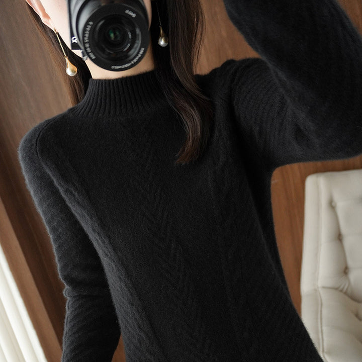 Damen Leichter Mohair‑Look Stehkragenpullover mit Zopf‑Ajour und taillierter Silhouette Echoarchiv