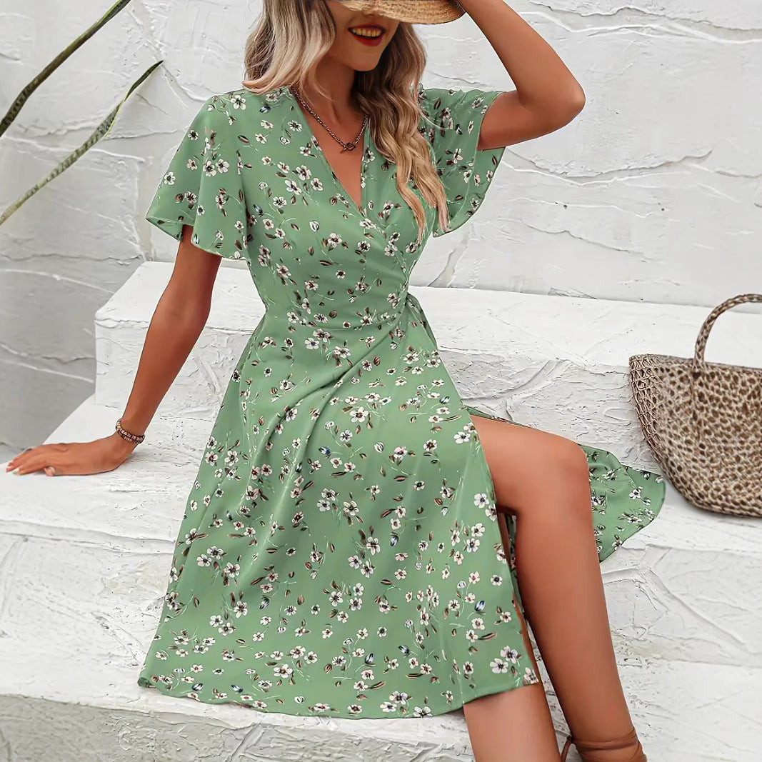 Damen Wickelkleid mit floralem Muster und Schnittdetails – Lunéa