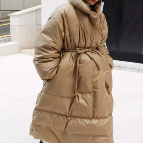Damen Wattierter Longline-Parka mit Wickel-Bindegürtel und Volumenärmeln – Montévia
