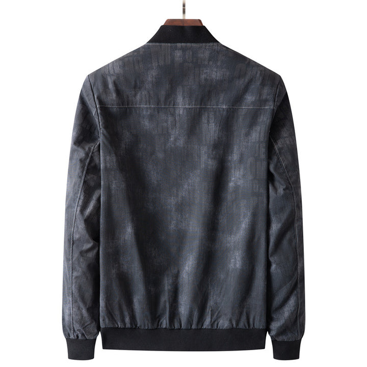 Herren Urbaner Lederlook-Bomber mit tonalem Typo-Print, Rippbündchen und Pattentaschen Echo Archiv