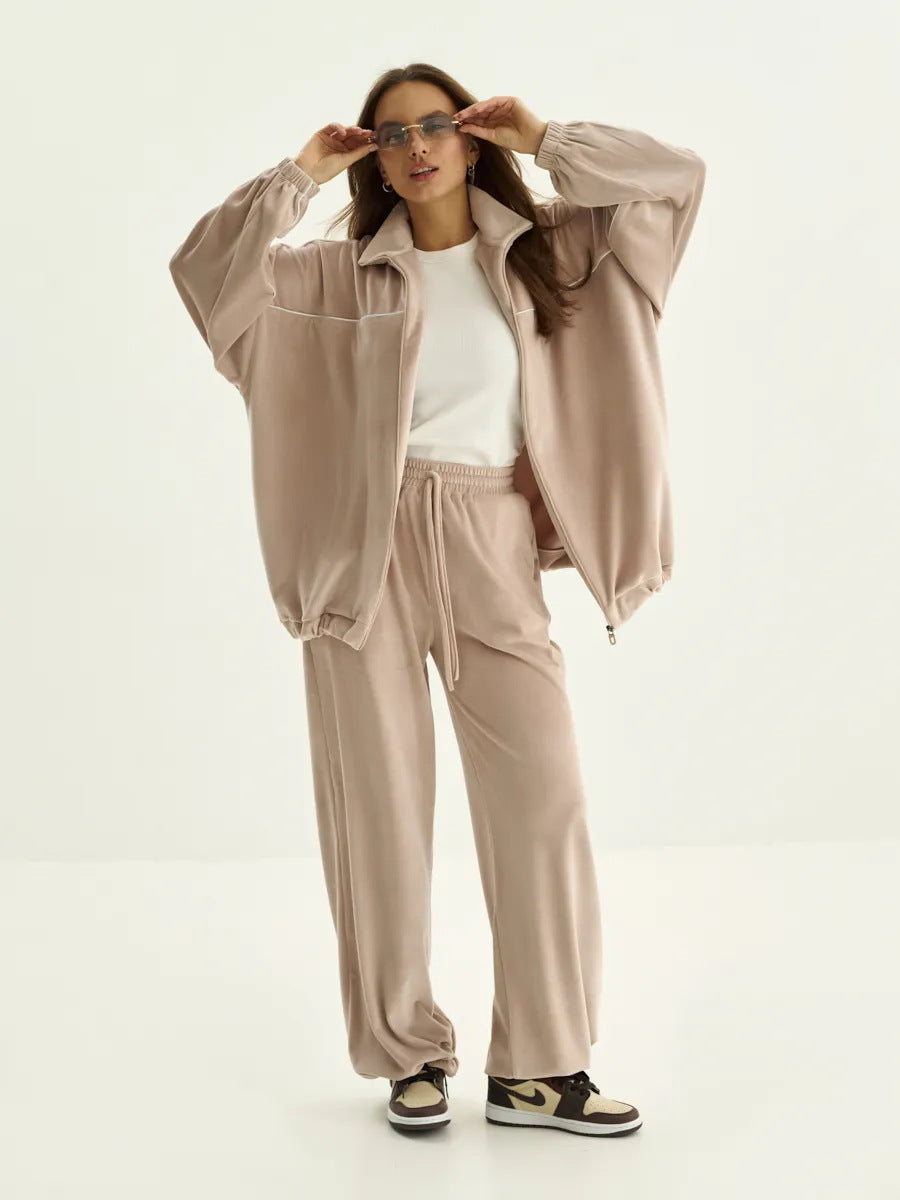 Damen Palazzo-Lounge-Set aus seidig-weichem Nicki mit hoher Kragenblende, Oversize-Passform und elastischer Bundhose – Élanora