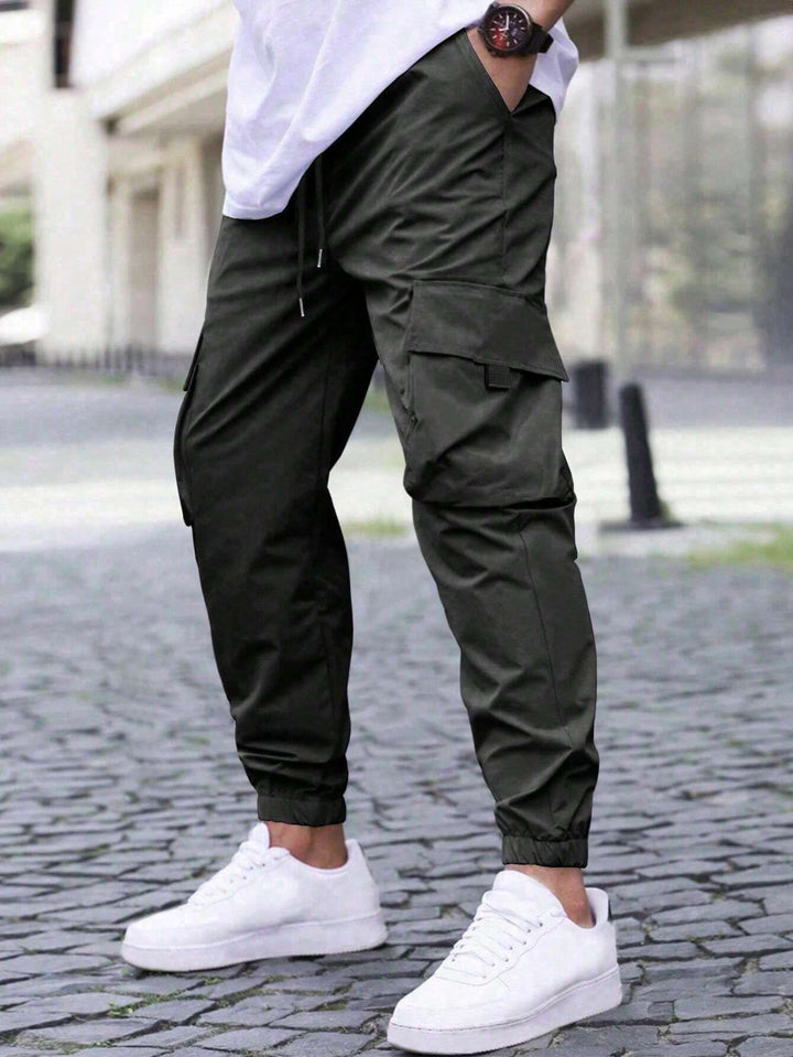 Herren Cargo-Hosen mit praktischen Seitentaschen und elastischen Bündchen Echoarchiv