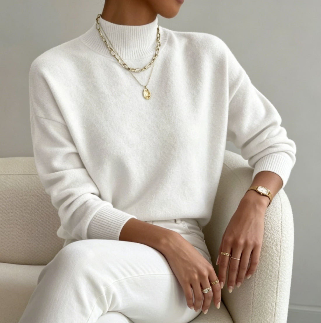 Damen kuscheliger Feinstrickpullover mit Stehkragen und überschnittener Schulter – Mavelle