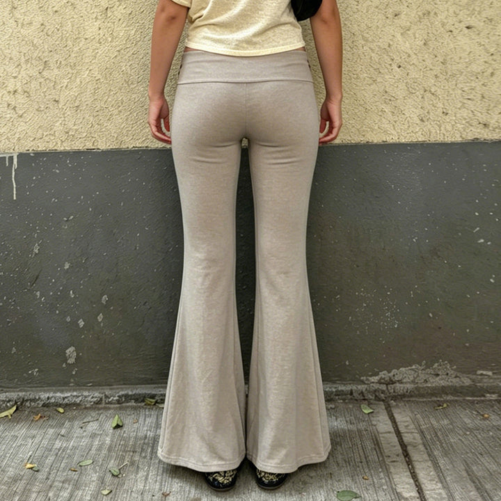Damen nan Yogahose Flared mit Umschlagbund, komfortable Bootcut-Passform und Laser-Cut Blütendetail Echo Archiv
