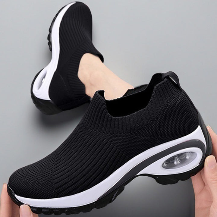 Damen Strick-Sockensneaker mit Luftpolster-Keilsohle Echoarchiv