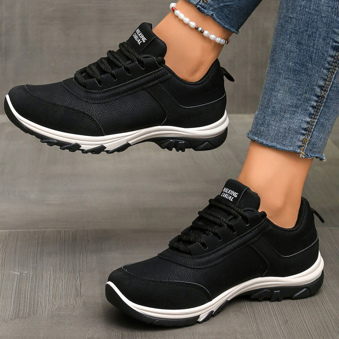 Damen Leichter Walking‑Sneaker mit profilierter Gummisohle und gepolstertem Komfortfußbett – Névara