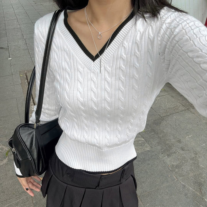Damen Feinstrick-Pullover mit Zopfmuster, V-Ausschnitt und kontrastierendem Saum Echo Archiv