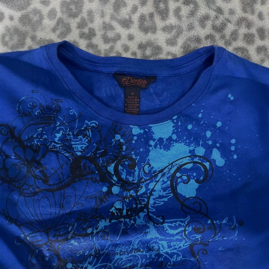 Damen Grafik-Print T-Shirt mit urbanem Kunstdesign Echo Archiv