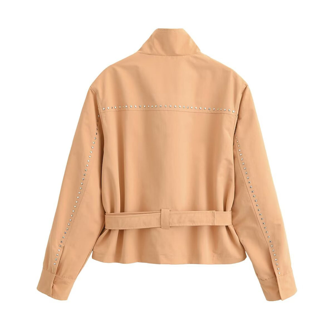 Damen Kurzjacke mit Nietenbesatz, Stehkragen und Taillengürtel Echo Archiv