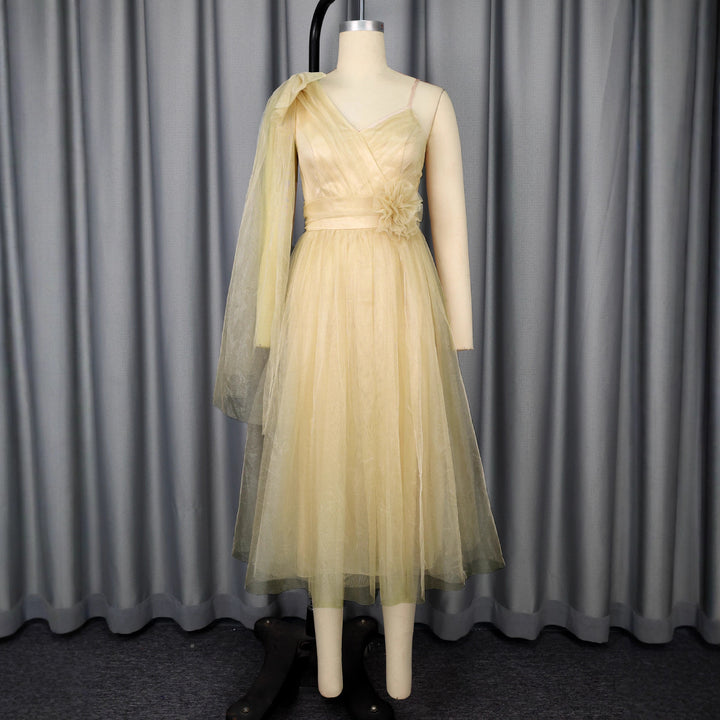 Damen festliches Midikleid mit asymmetrischem Chiffon-Overlay und floraler Applikation Echo Archiv