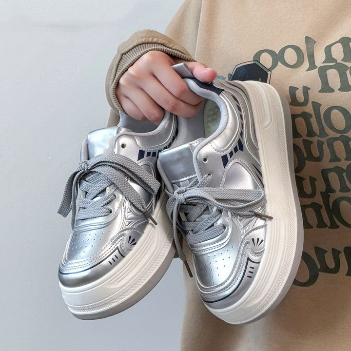 Damen Moderne Plateau-Sneaker mit metallic-Optik und dämpfender EVA-Zwischensohle – Névara