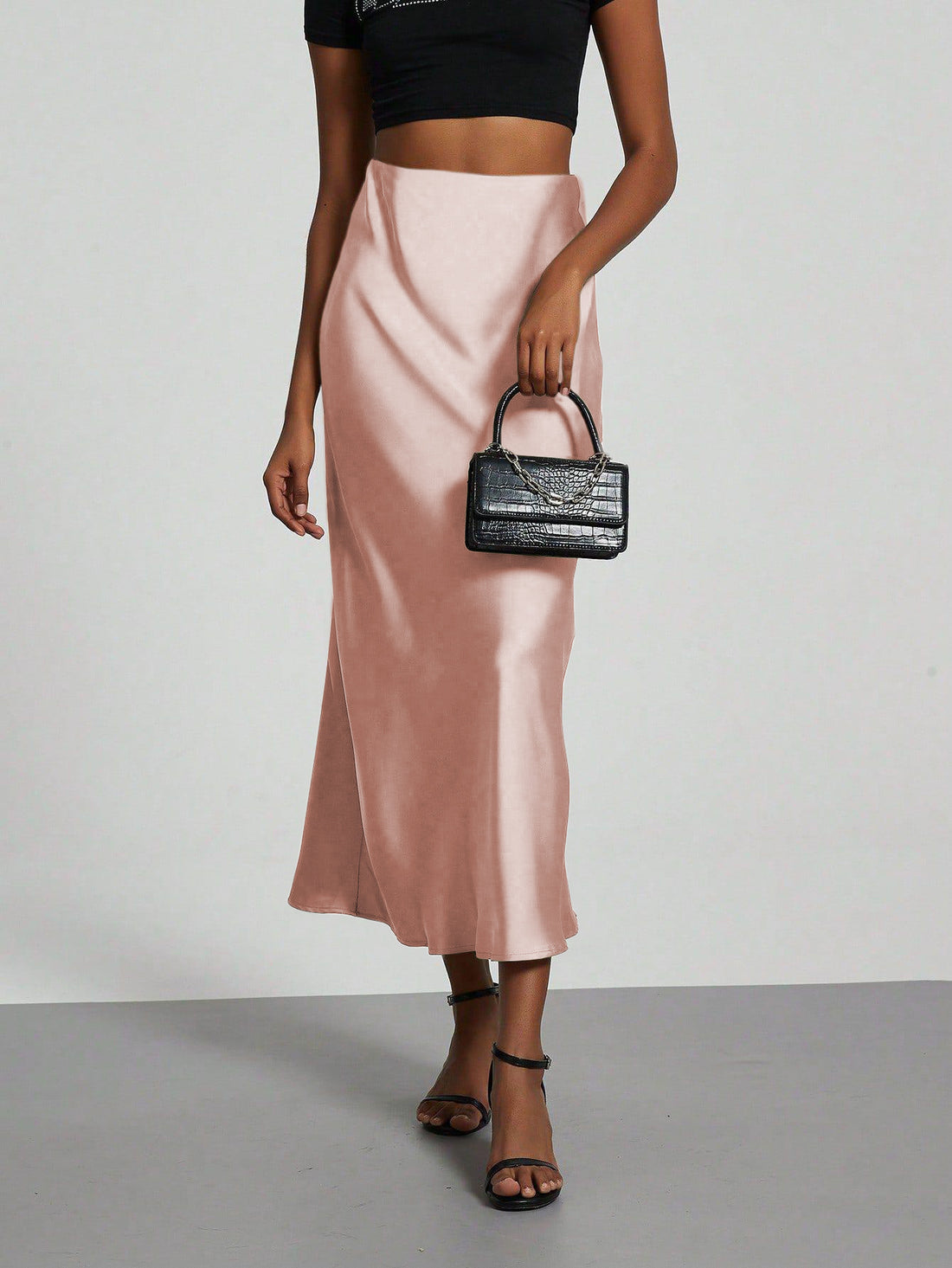 Damen Elegante und fließende Satin Maxiröcke – Valéora